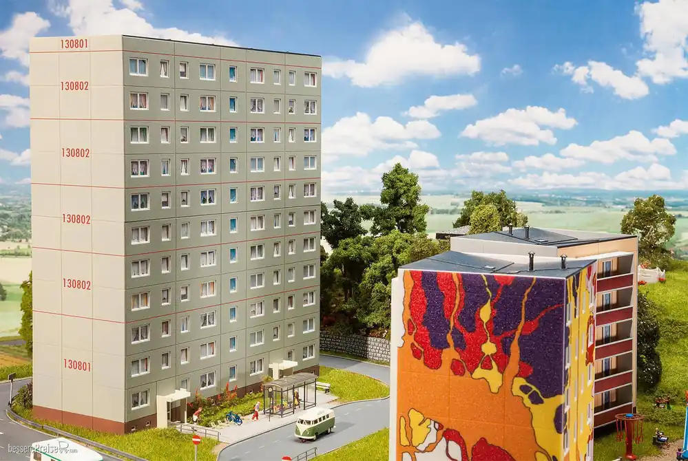 Faller 130802 - Plattenbau P2 Ergänzung | Gleich bestellen